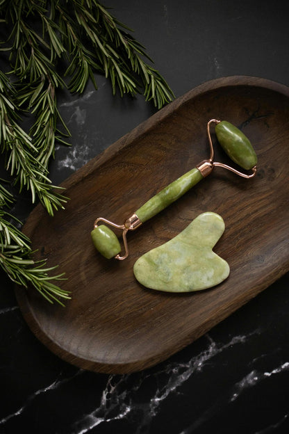 Jade Facial Roller – Reduce Puffiness & Enhance Glow